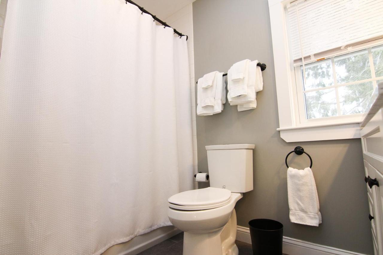 Two Bedroom With Lake View Wolfeboro Extérieur photo